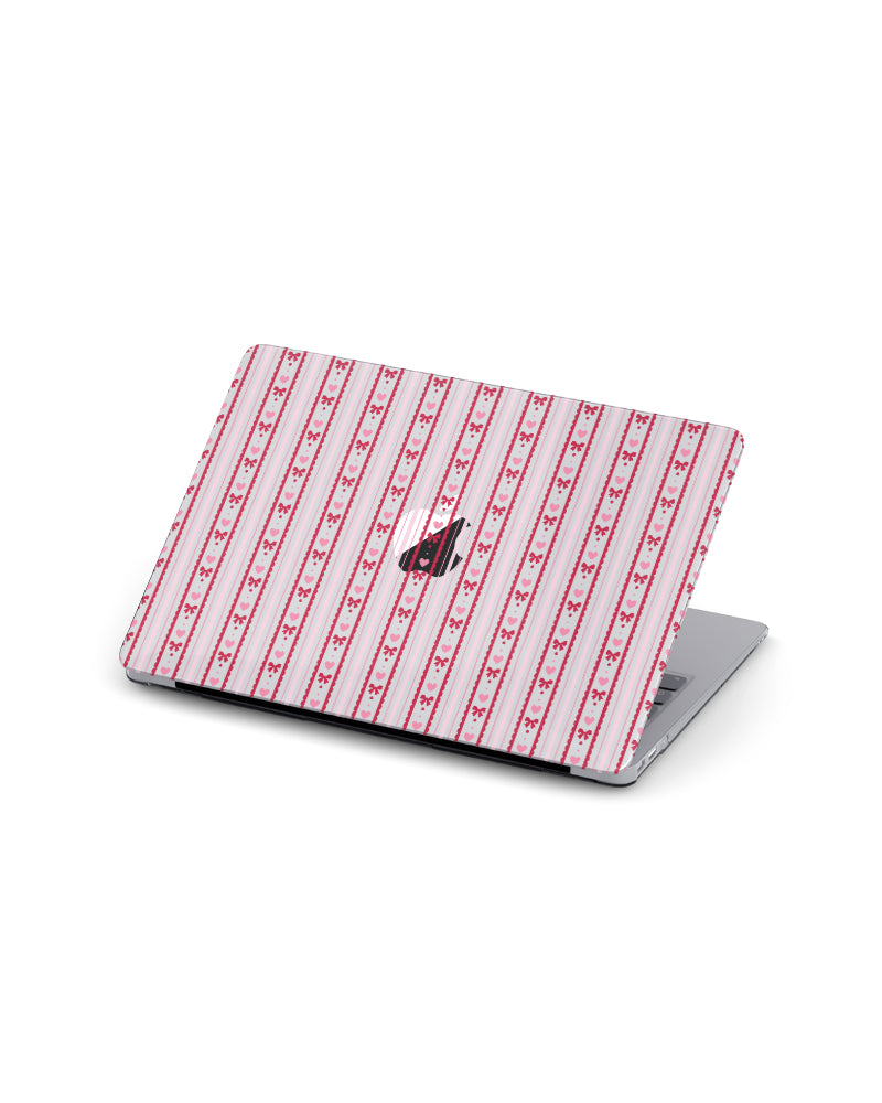 MACBOOK CASE - HEARTSRTINGS